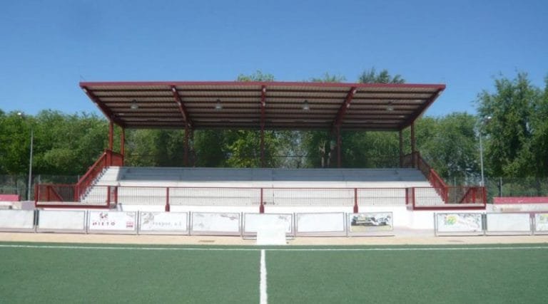 sanchez-garcia-arquitectos-Poli-01-Graderio-Cubierto-011-800x445