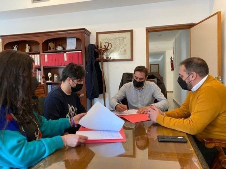 272439684_268021135443421_2375449082681179792_n