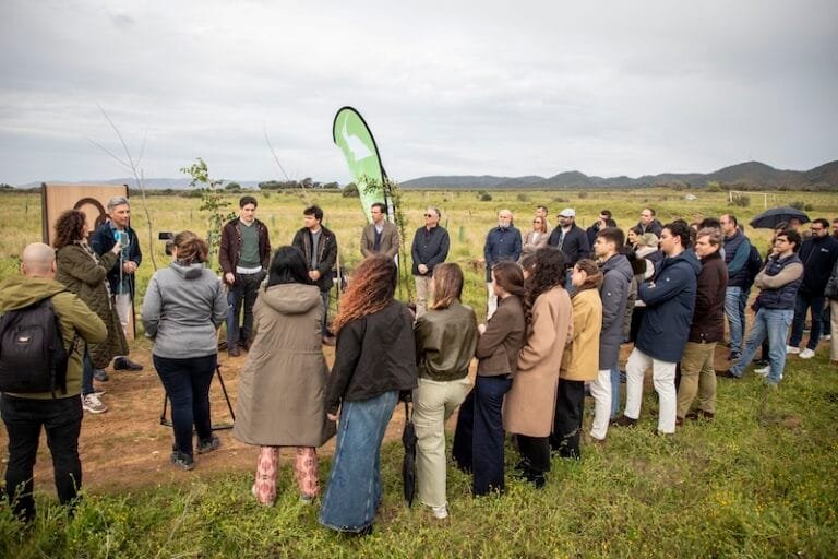Diputación y Silbon en una jornada de reforestación en la Finca Porrillas